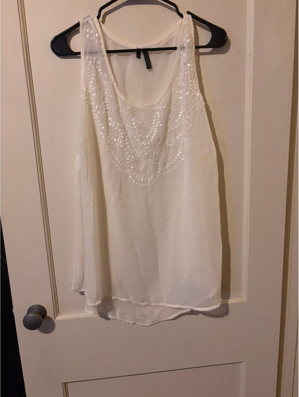 White embellished sleeveless blouse Maurices 2X